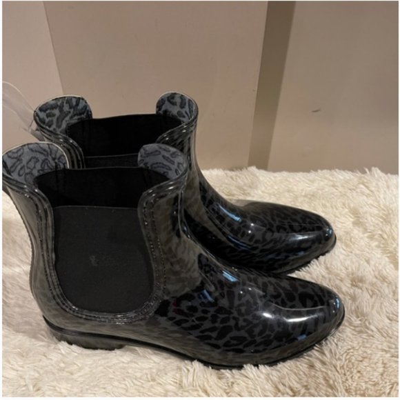 INC International Concept Black Raelynn Ankle Rainboots - 10 - Picture 4 of 7